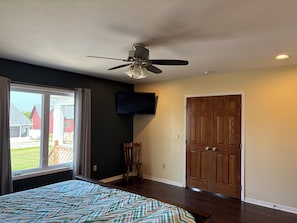 3 habitaciones, tabla de planchar con plancha, wifi y ropa de cama 