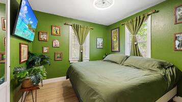 2 bedrooms, iron/ironing board, WiFi, bed sheets