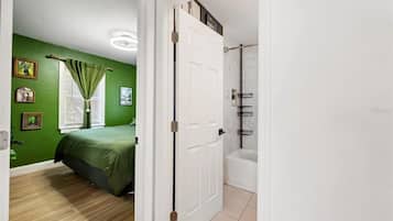 2 quartos, ferros/tábuas de passar roupa, Wi-Fi, roupa de cama