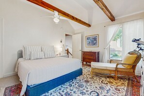 2 bedrooms, iron/ironing board, Internet, bed sheets