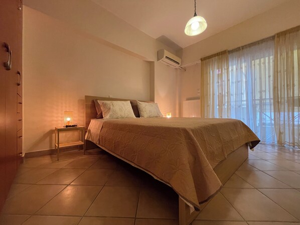 2 bedrooms, iron/ironing board, WiFi, bed sheets - Bright&Cozy 2-Bedroom Flat in Central Athens|Walk to Metro|Quiet&Fully Equipped (Athina)