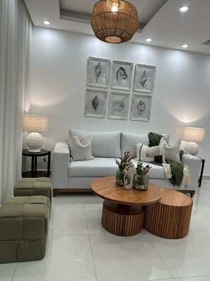 TV - Ámari, Spacious beach front 3-bedroom apartment with pool in sunny Puerto Plata (Puerto Plata)