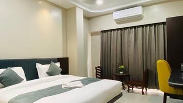 Free WiFi, bed sheets