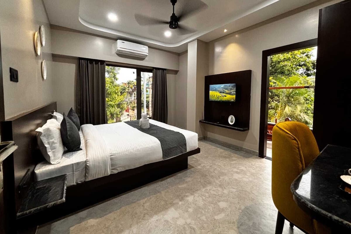 Deluxe Double Room | Free WiFi, bed sheets