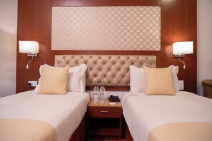 Standard Twin Room | Desk, iron/ironing board, free WiFi