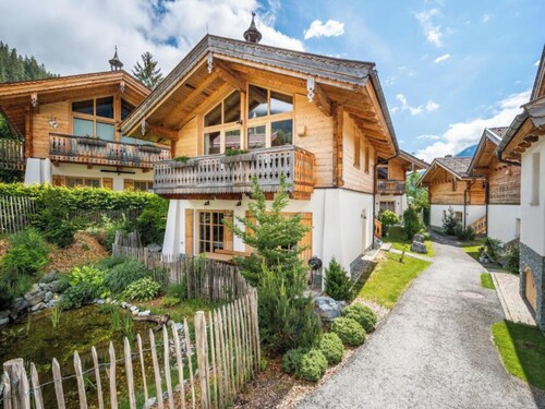 Alpine gem with sauna between ski resorts