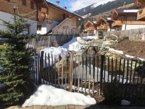 Property grounds - Alpine gem with sauna between ski resorts (Neukirchen am Großvenediger)