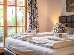 4 chambres, fer et planche à repasser, Wi-Fi