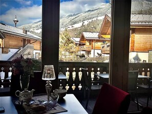 Dining - Alpine gem with sauna between ski resorts (Neukirchen am Großvenediger)