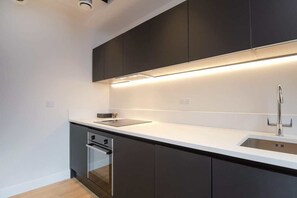 Unclassified image, 4 of 40, button