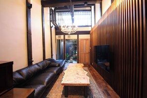 Interior - The Tenpō luxury Kyomachiya with outdoor rock bath, garden, and private sauna. (Nishifudatsujicho, Higashikujyo, Minami-ku)