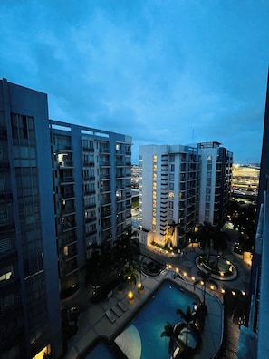 Suite, balcon, vue sur la ville | Vue du balcon