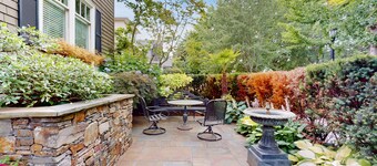 Elegant 4 bedroom Home near Washington Park Arboretum