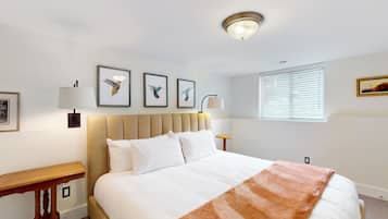 Iron/ironing board, internet, bed sheets