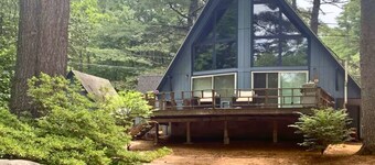 Cozy Lakeside Cabin • Near Cranmore Ski Resort