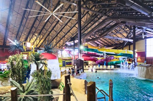 Cozy Lakeside Cabin • Near Cranmore Ski Resort