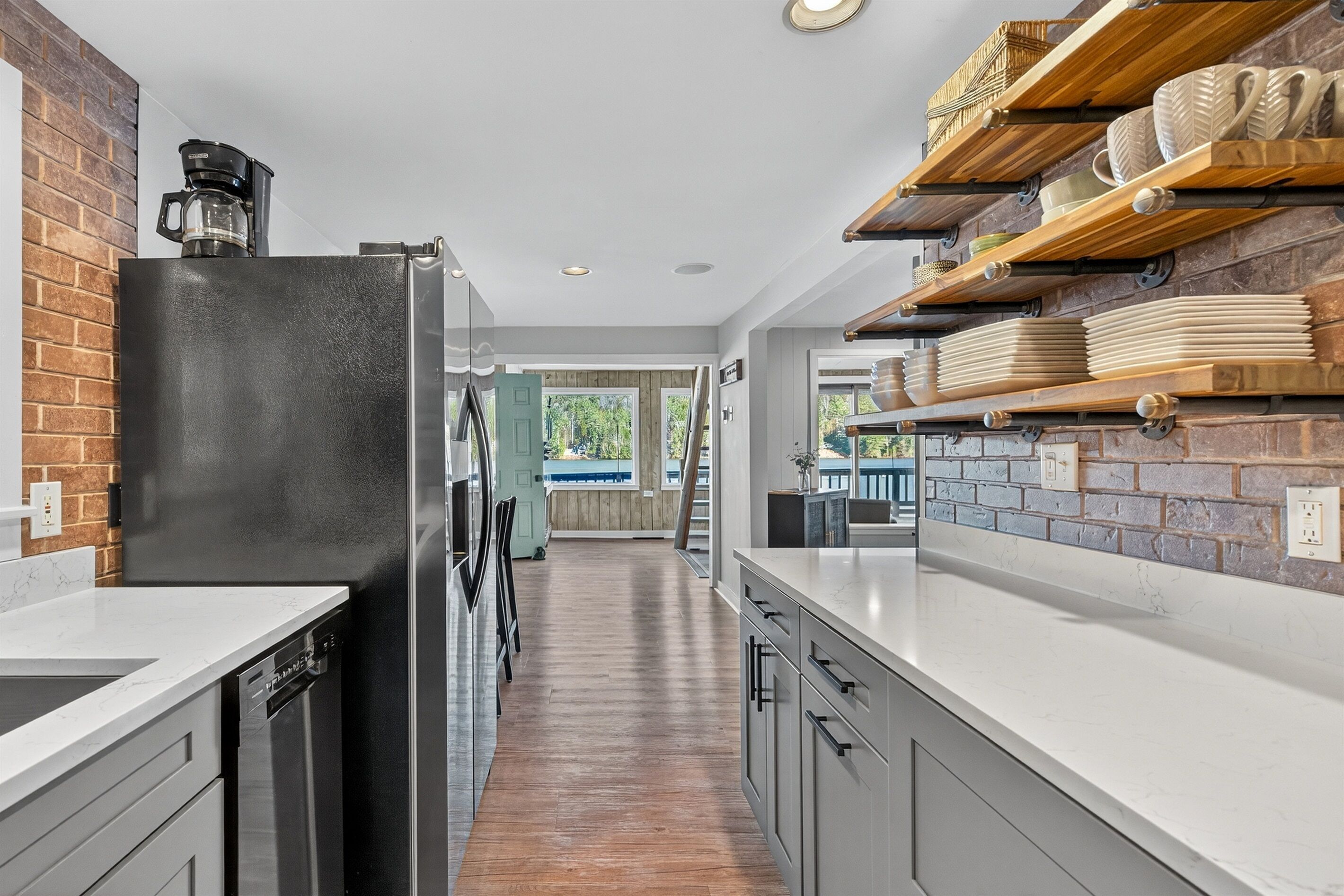 雪櫃、微波爐、焗爐、爐具