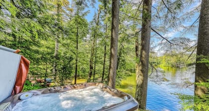 2miles to Okemo! Ski house • Hot Tub • Lake Rescue