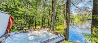 Lake Rescue Retreat - Hot Tub, Kayaks, Canoe, Dock