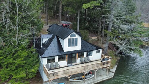 2miles to Okemo! Ski house • Hot Tub • Lake Rescue