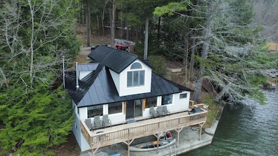 2miles to Okemo! Ski house • Hot Tub • Lake Rescue
