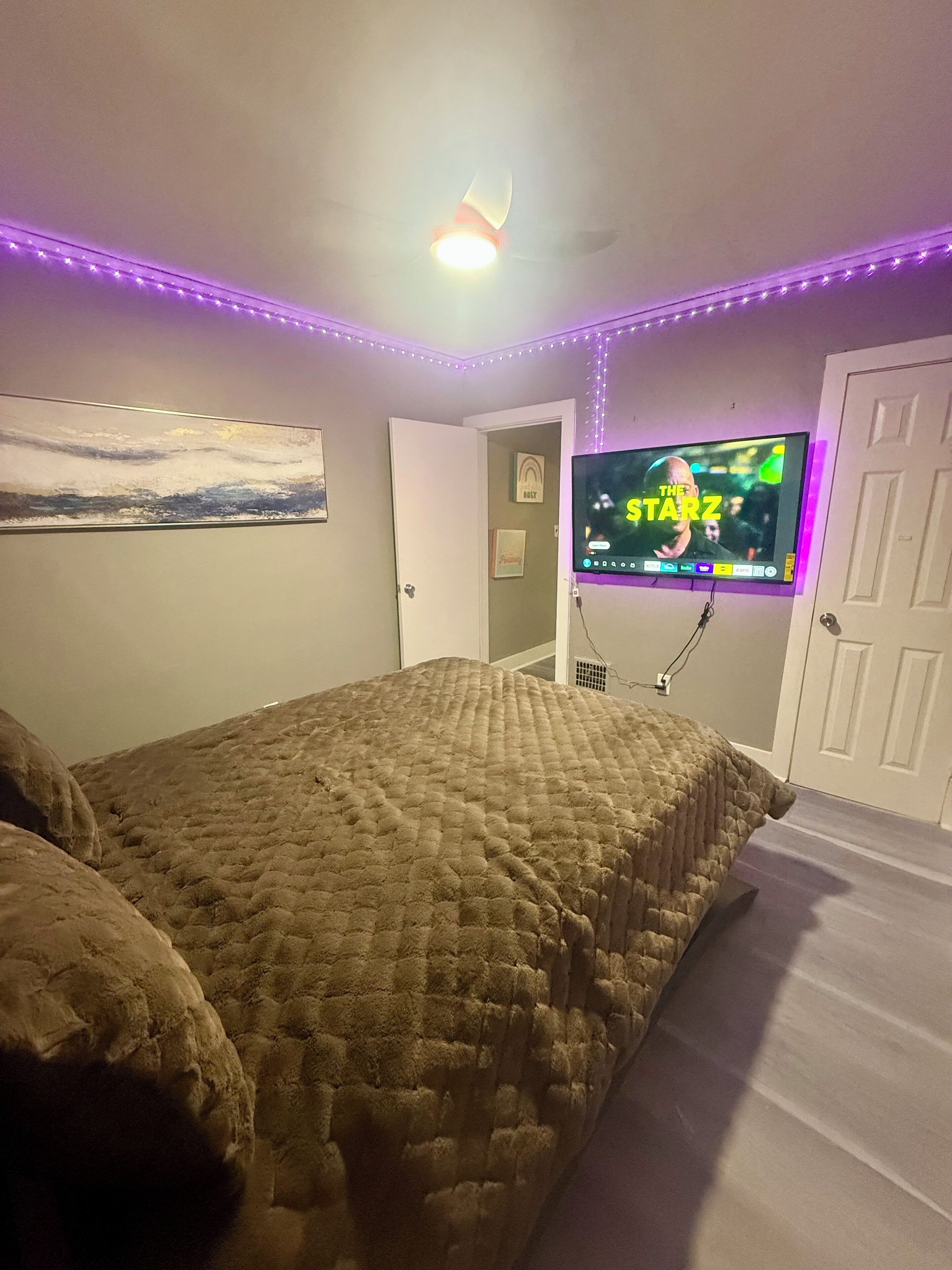 2 bedrooms, iron/ironing board, travel crib, free WiFi