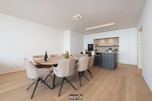 Dining - Lange Nelle Seaview-unique lighthouse & sea views (Ostend)