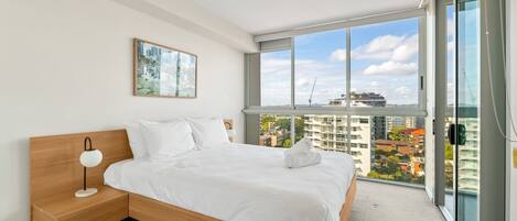 Desk, iron/ironing board, WiFi, bed sheets