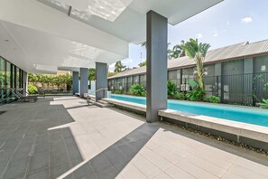 Pool - Kangaroo Point 2-Bed Flat with Gym & Pool (Kangaroo Point)