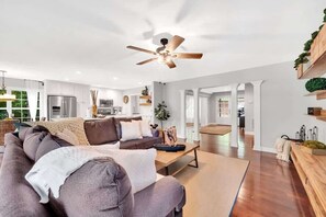 TV, fireplace, video games - Lake Norman Villa • Sleeps 15-Hot Tub-Game Room (Mooresville)