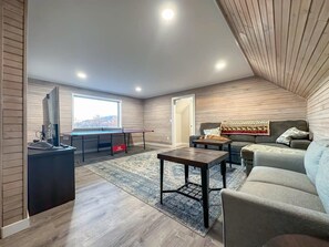 TV, fireplace, offices