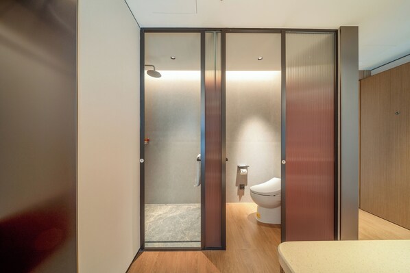 Business Single Room | Blackout drapes, free WiFi