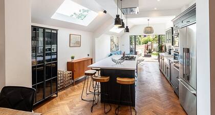 Stylish Family Home with Garden in Peckham Rye