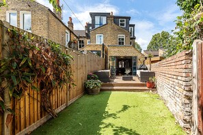 Exterior - Stylish Family Home with Garden in Peckham Rye (London)
