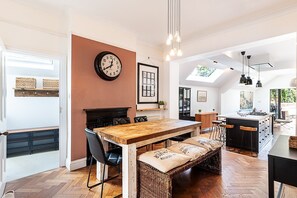 Dining - Stylish Family Home with Garden in Peckham Rye (London)
