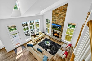 Smart TV, lareira, escritórios