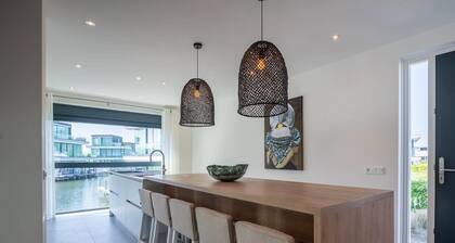 Water Villa in Zeeland by Lake Veere