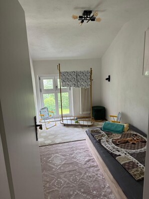 3 عدّة غرف نوم وملاءات أسرّة