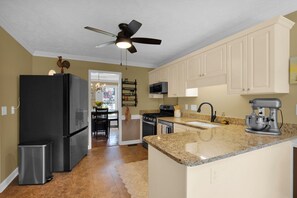 Micro-ondas, fogão, cooktop, lava-louças