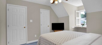 Sweetbay Retreat — Minutes from Fort Bragg, Methodist University, and Downtown!