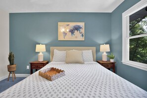 3 bedrooms, iron/ironing board, WiFi, bed sheets