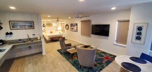 Een strijkplank/strijkijzer