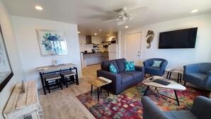 Living area - Sea Horse Resort - Villa Ocean Front One Bed Ste - King Deluxe [2. 3} (San Clemente)