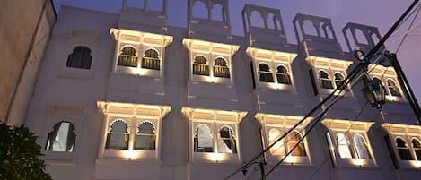 Overnatningsstedets facade