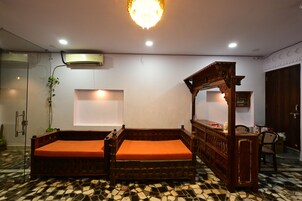 Área de estar no saguão