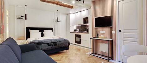 Iron/ironing board, Internet, bed sheets