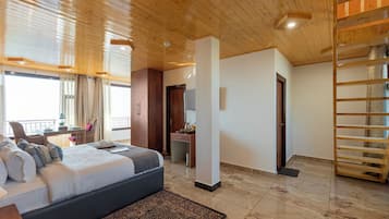 Cottage, 1 King Bed, Balcony, Hill View | Iron/ironing board, free WiFi