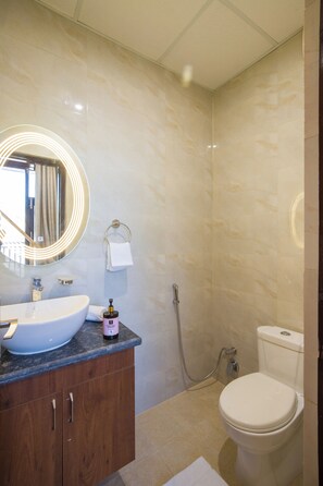 Cottage, 1 King Bed, Balcony, Hill View | Bathroom | Slippers