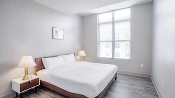 Een strijkplank/strijkijzer, gratis wifi, beddengoed