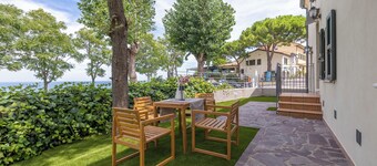 La Finestra sul Mare - Apartment with a view